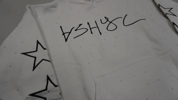 WHITE ASHYC