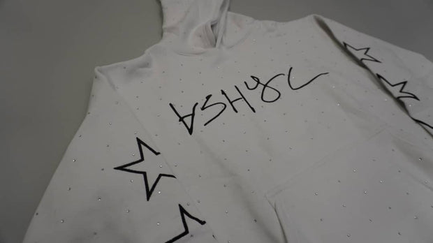 WHITE ASHYC