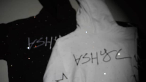 WHITE ASHYC