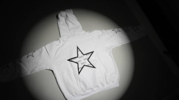 WHITE ASHYC
