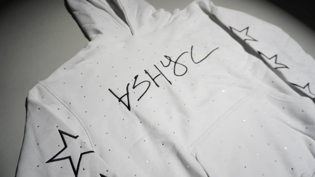WHITE ASHYC