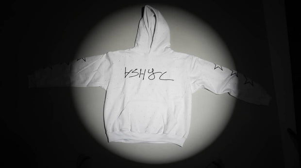 WHITE ASHYC
